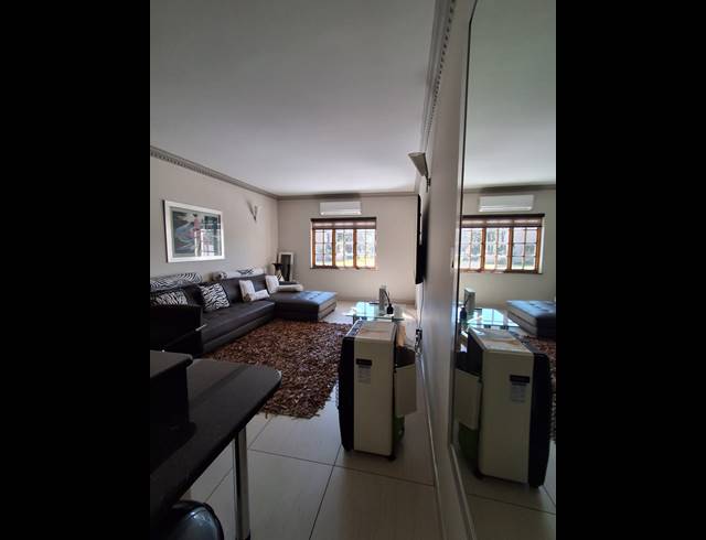 2 BEDROOM TOWNHOUSE FOR SALE IN PEACEHAVEN